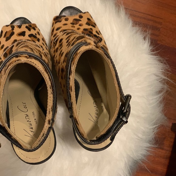 Kenneth Cole Booties - Size 7.5 - Picture 4 of 6